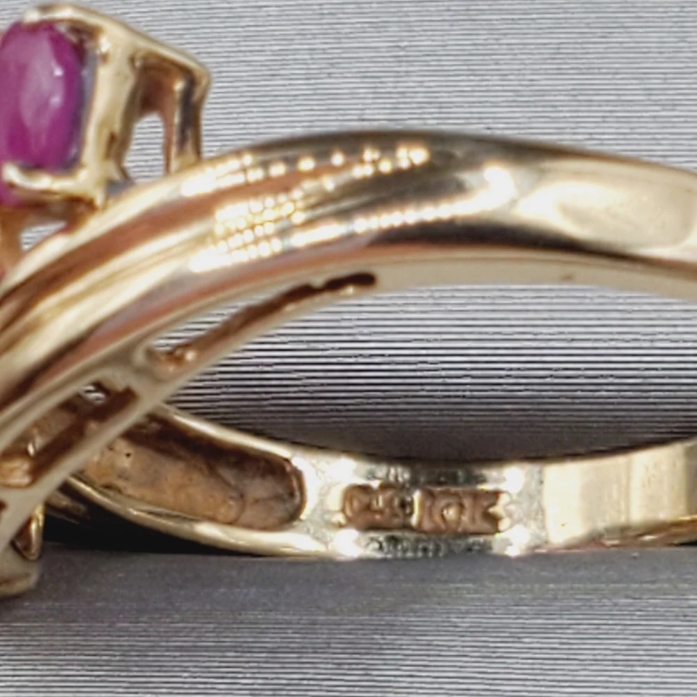 10k Yellow Gold Ruby Ring